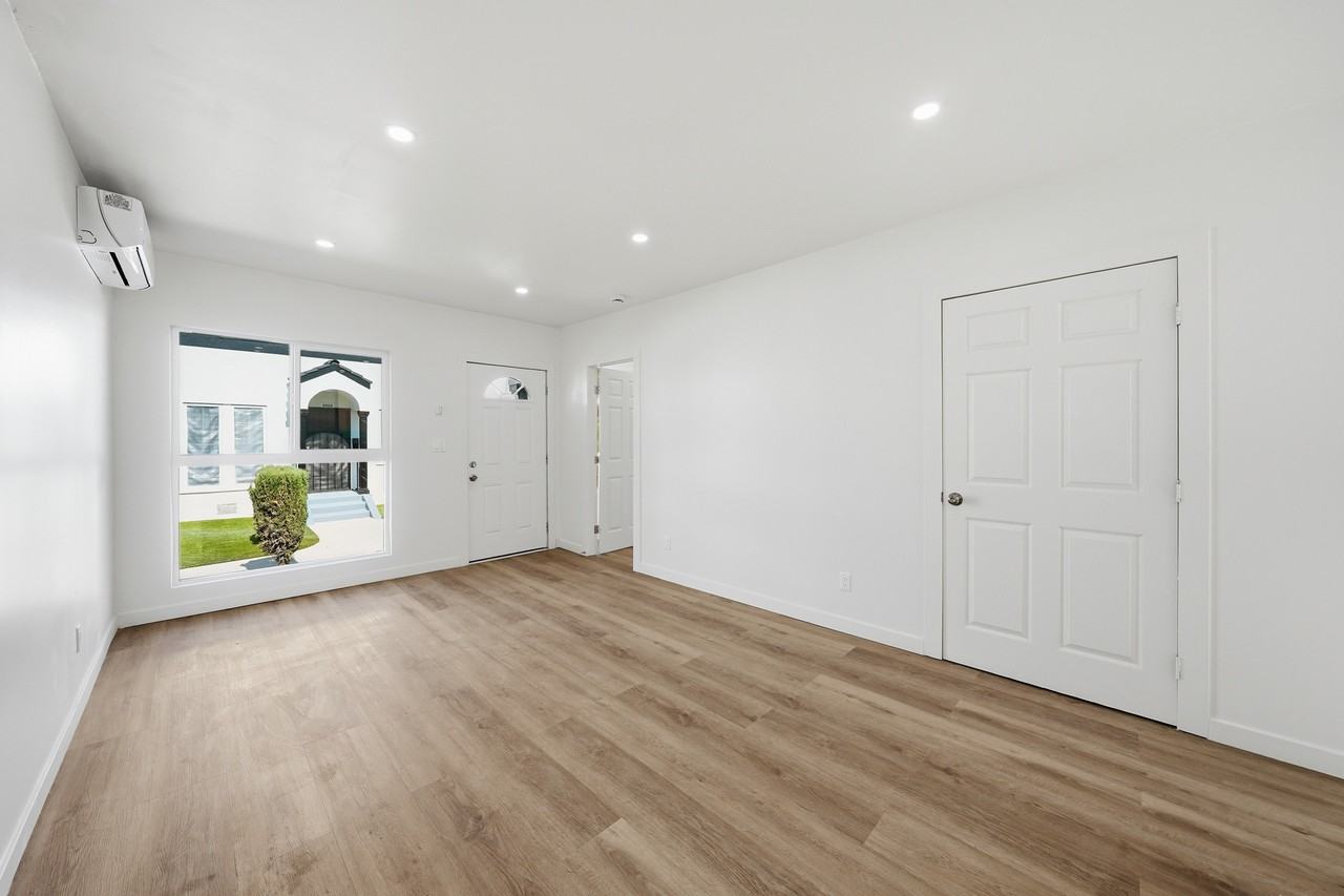 3020 W 12th St #3028-1-2 - Photo 2 of 11
