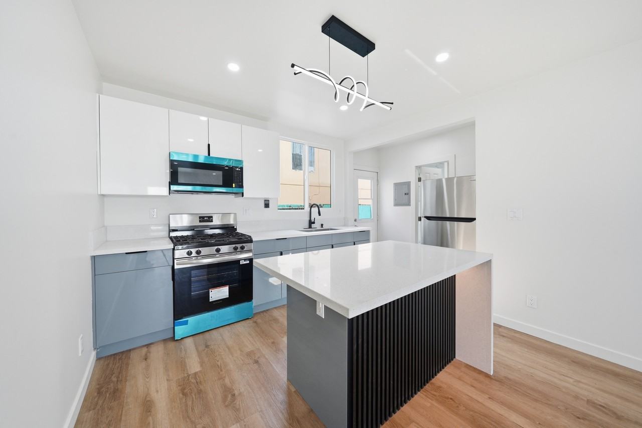 3020 W 12th St #3030