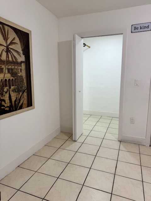 Capilla Ct #A - Photo 2 of 8