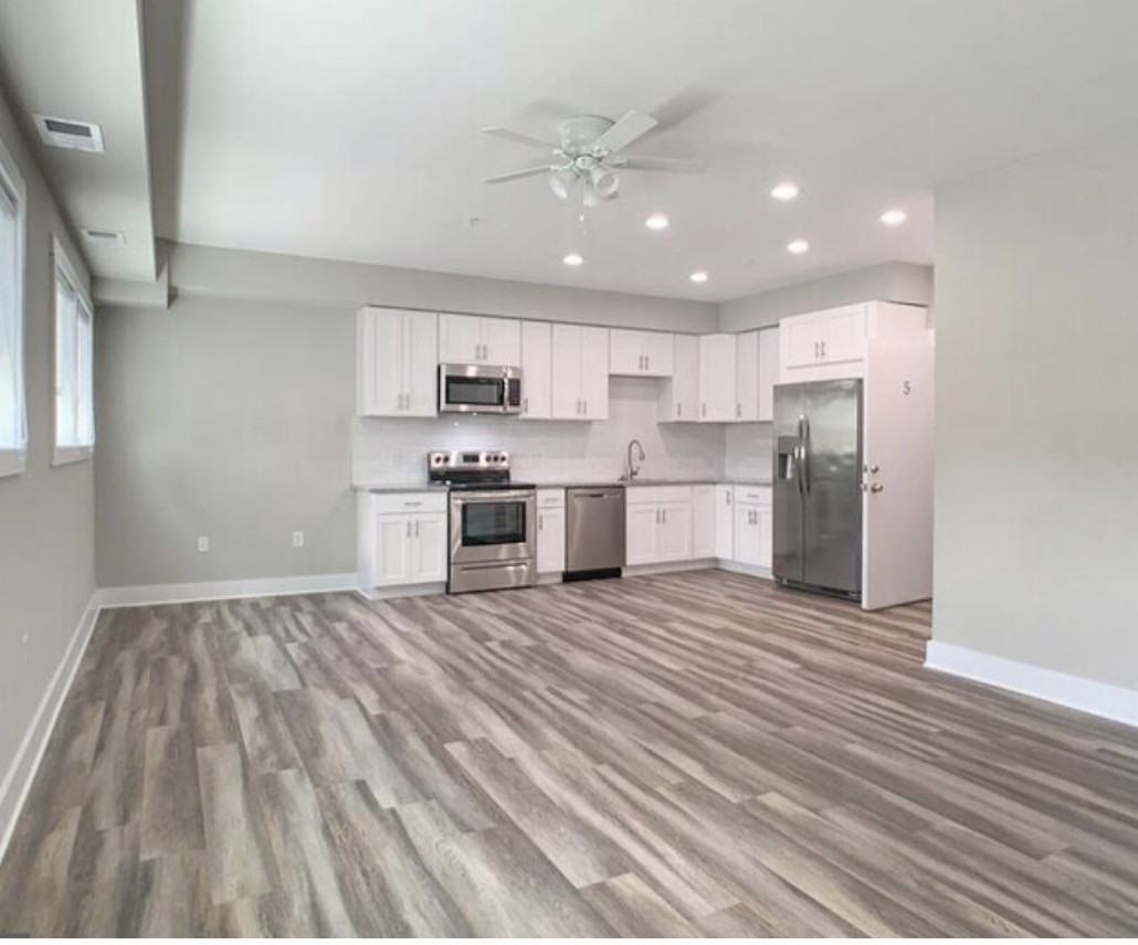 640 Lincoln Hwy #5 - Photo 2 of 10