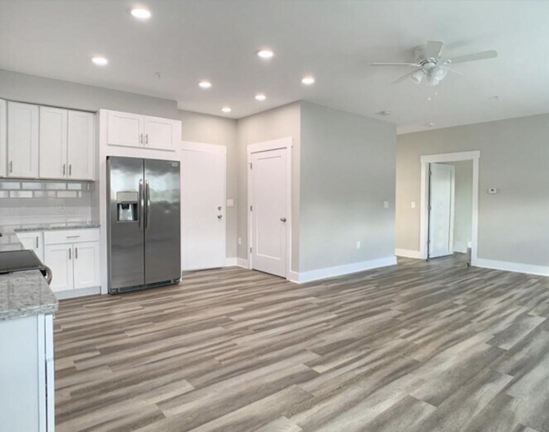 640 Lincoln Hwy #5 - Photo 4 of 10