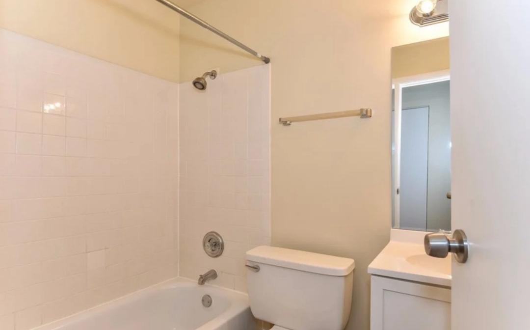 220 Valley Dr #NA - Photo 4 of 8