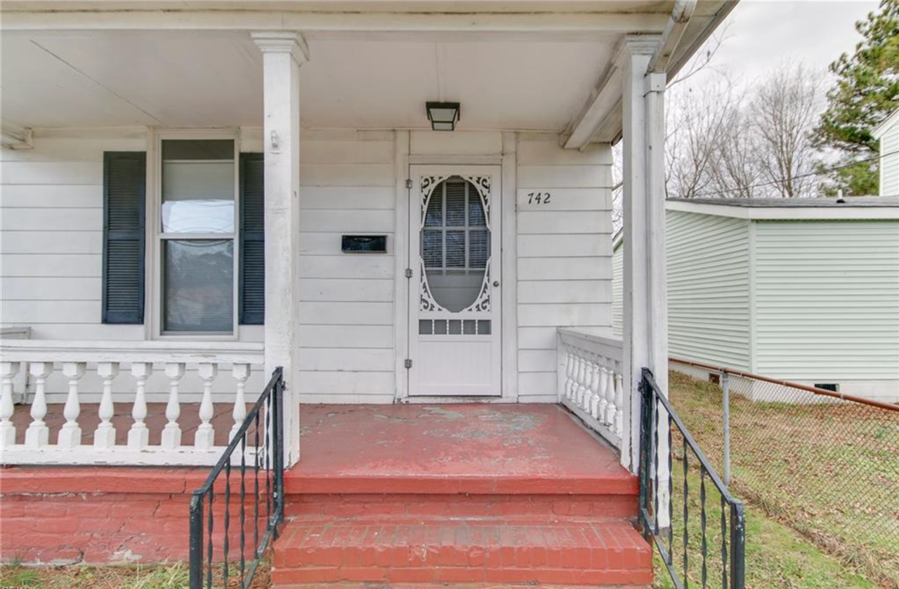 742 Potomac Ave - Photo 4 of 8