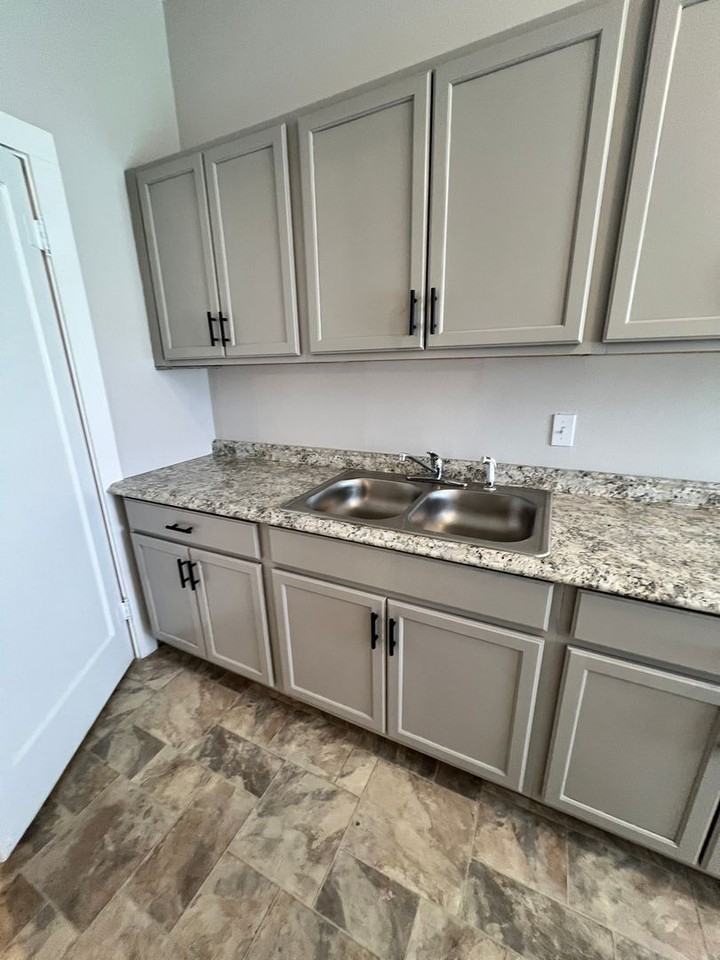 319 Harding Pl - Photo 7 of 27