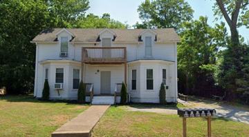 featured image of 809 Forest St