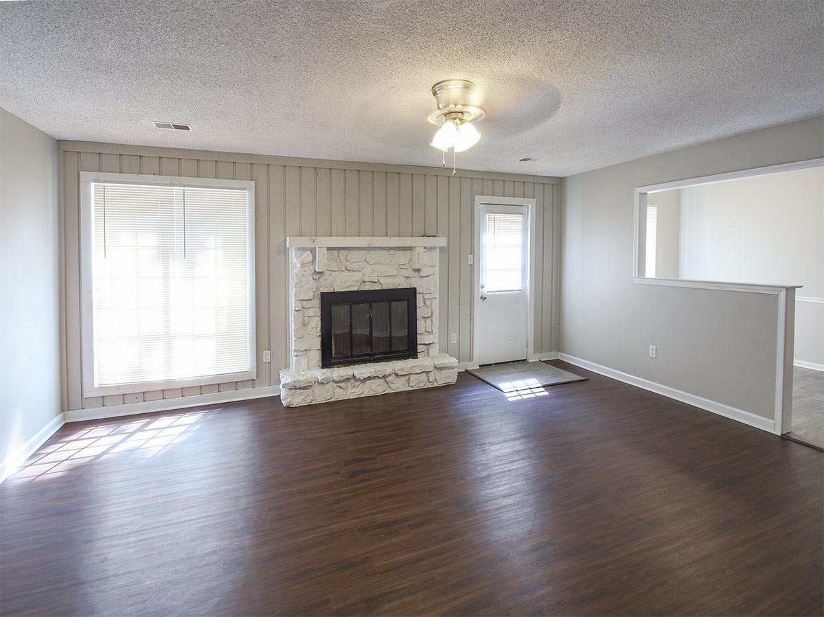 3046 Ridgeway Rd - Photo 4 of 16