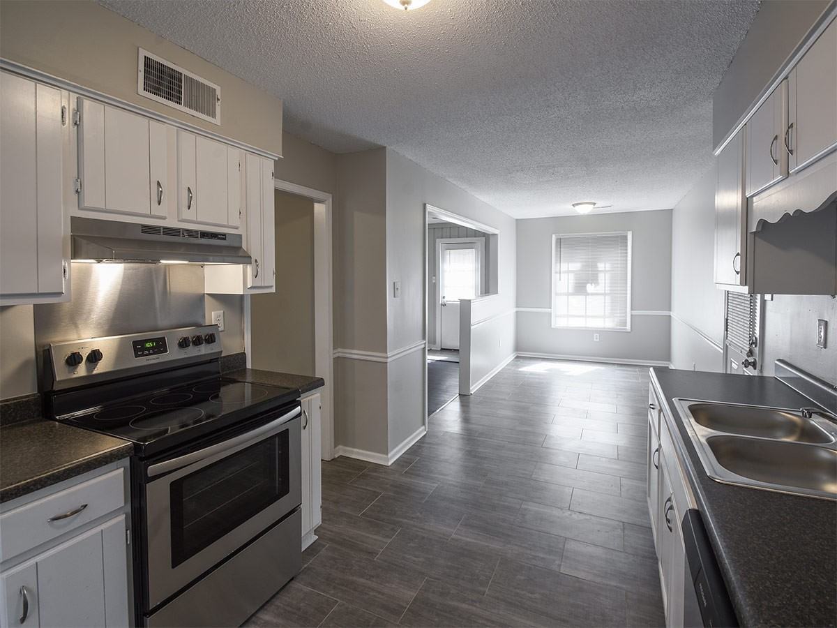 3046 Ridgeway Rd - Photo 6 of 16