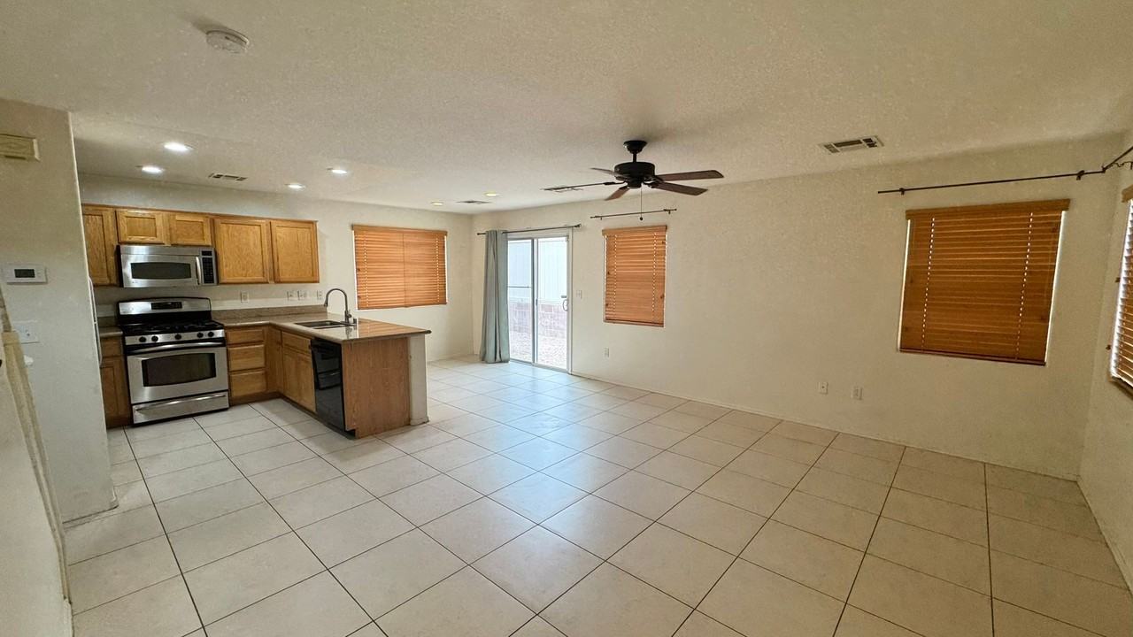 9967 Carrizo Springs Ave - Photo 2 of 28