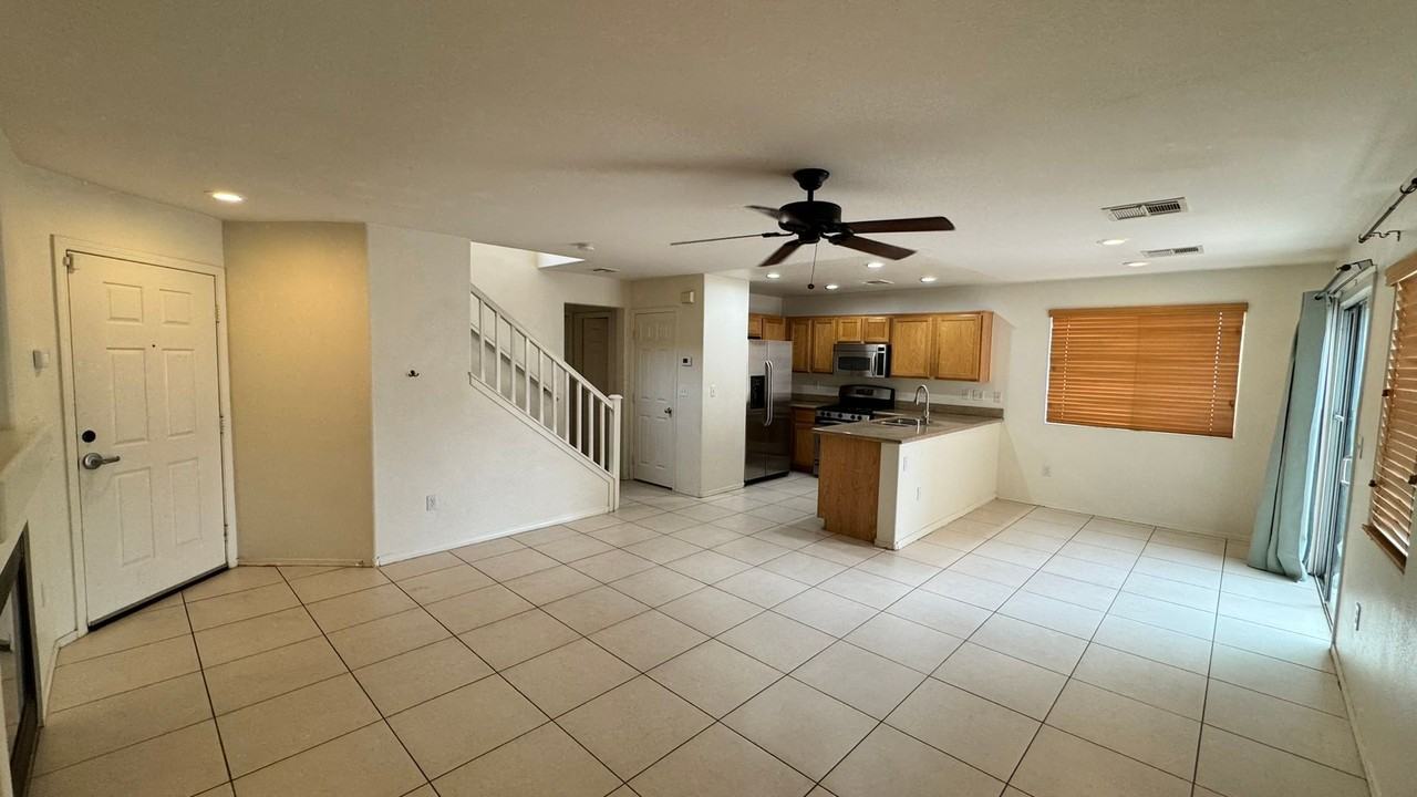 9967 Carrizo Springs Ave - Photo 3 of 28
