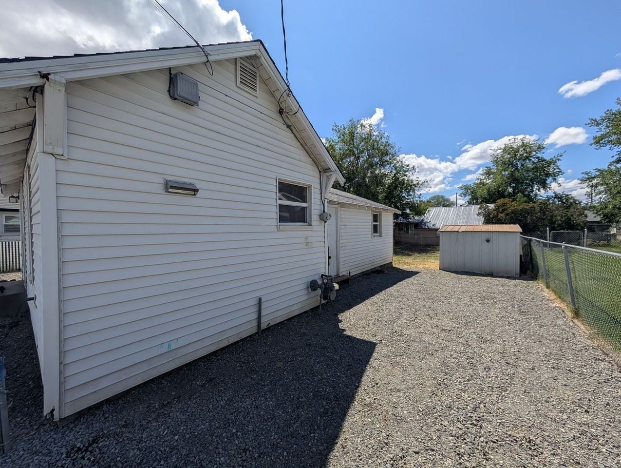 123 Se 18th St - Photo 2 of 16