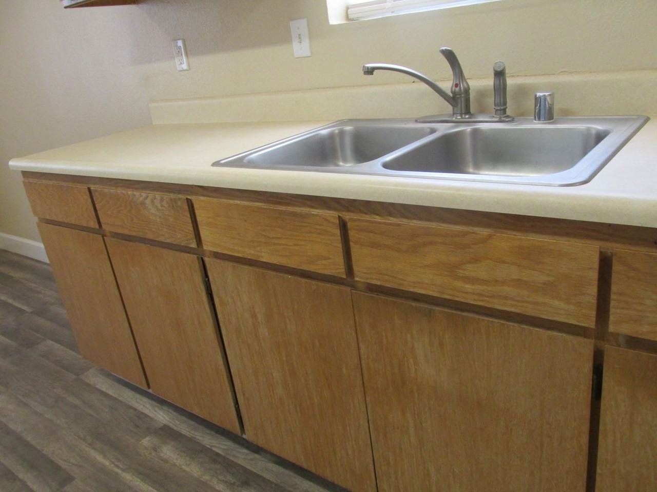 55 Emerald Ct - Photo 3 of 7