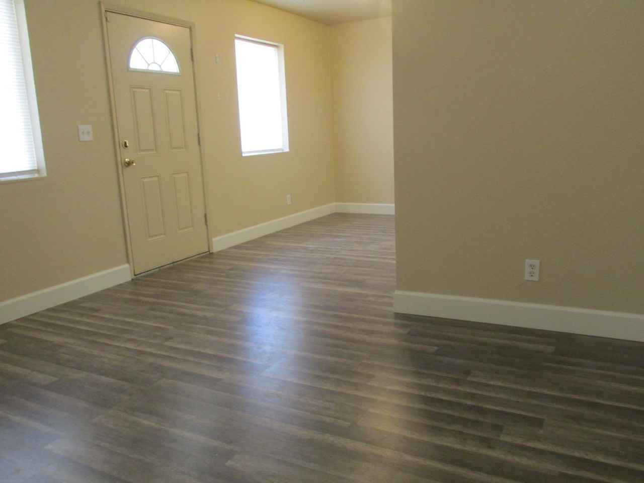 55 Emerald Ct - Photo 5 of 7