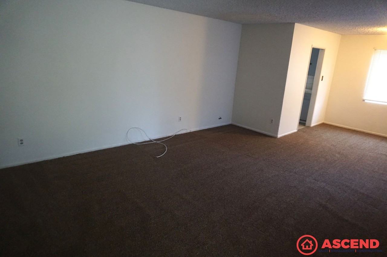 2112 Kingston Pl - Photo 2 of 14