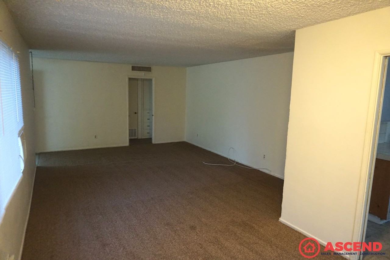 2112 Kingston Pl - Photo 3 of 14