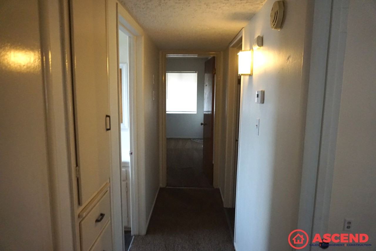 2112 Kingston Pl - Photo 4 of 14