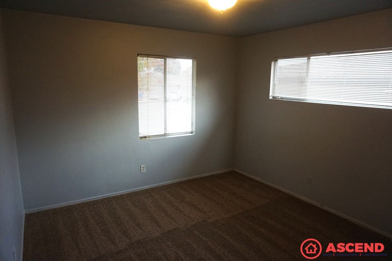 2112 Kingston Pl - Photo 7 of 14