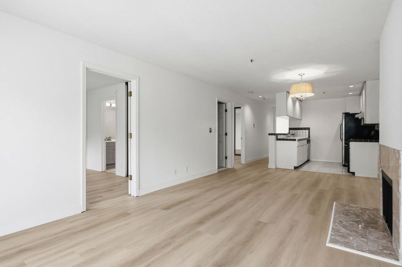 3301 Mission St #302 - Photo 3 of 18