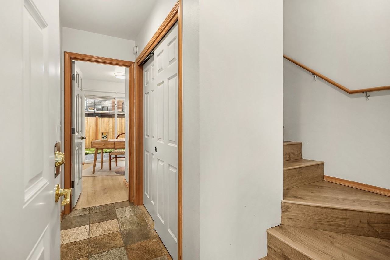 14338B Lenora Pl N - Photo 2 of 14