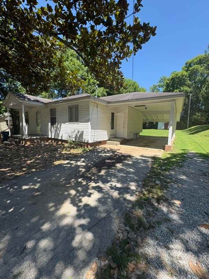 1002 Chickasaw Trl - Photo 3 of 18