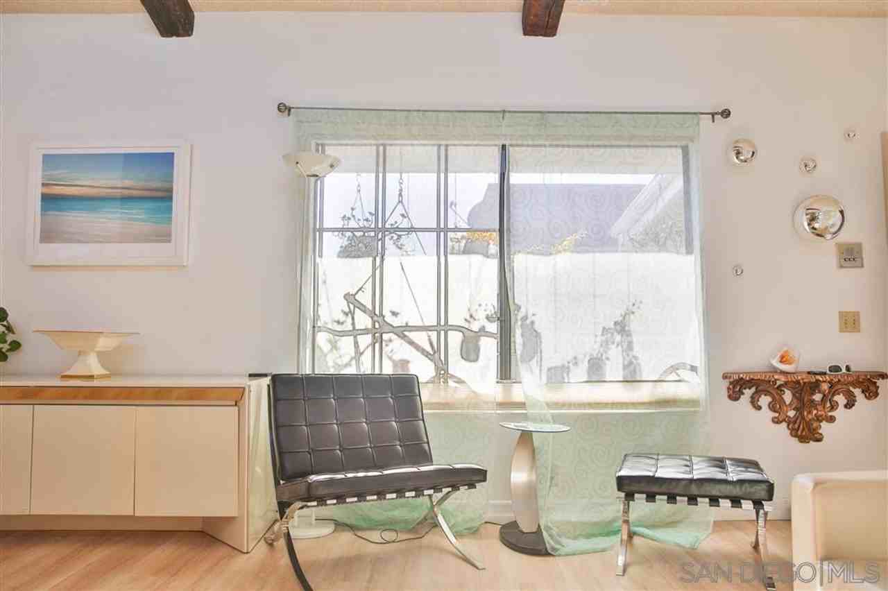 1453 Essex St #5 - Photo 4 of 24