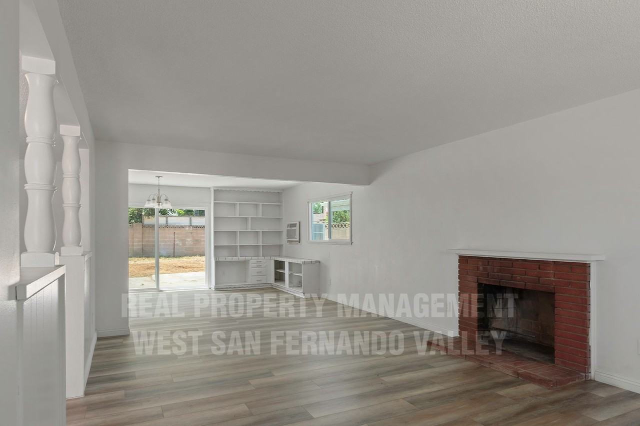 7749 Kentland Ave - Photo 5 of 34