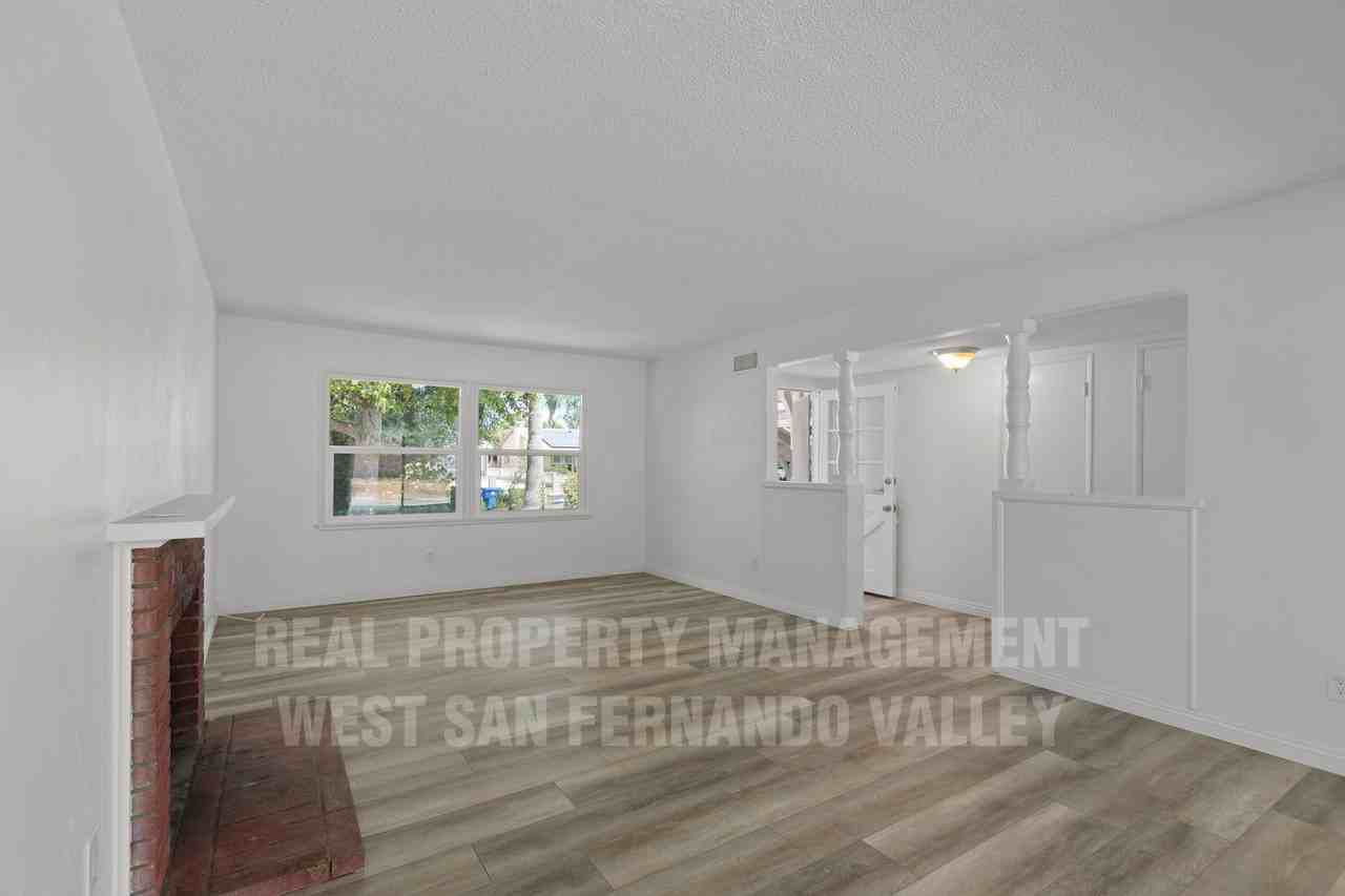 7749 Kentland Ave - Photo 7 of 34