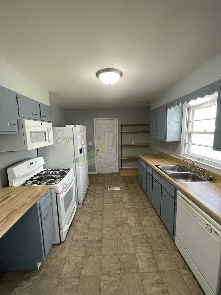 805 Sw Lea Dr - Photo 4 of 15