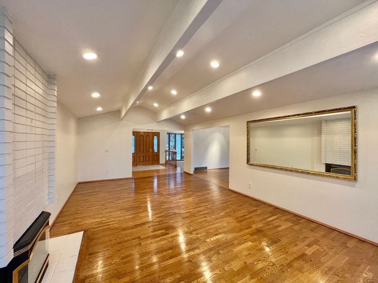 8611 Ne 26th Pl - Photo 5 of 37
