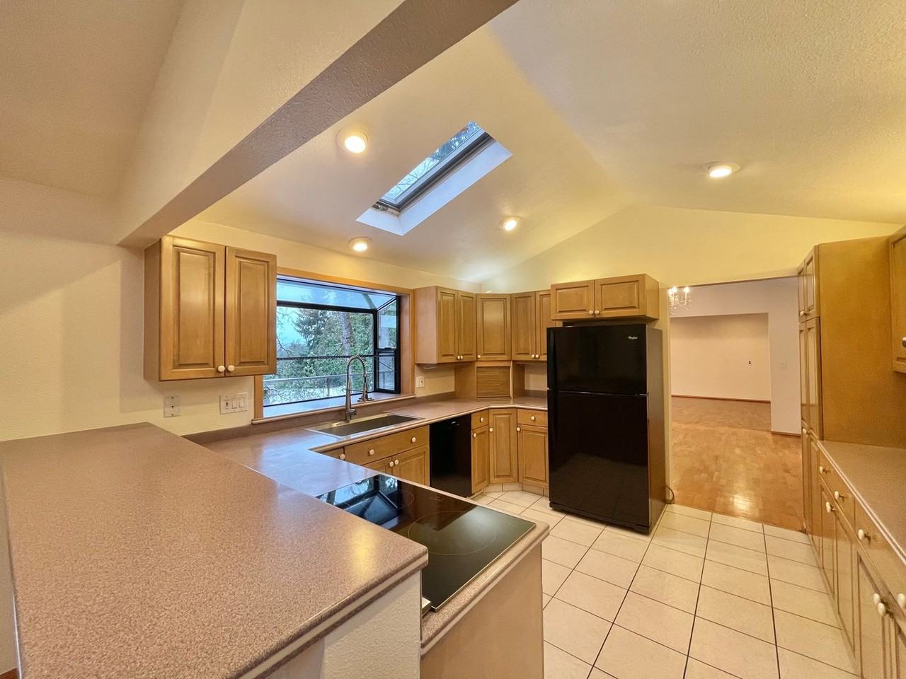 8611 Ne 26th Pl - Photo 7 of 37