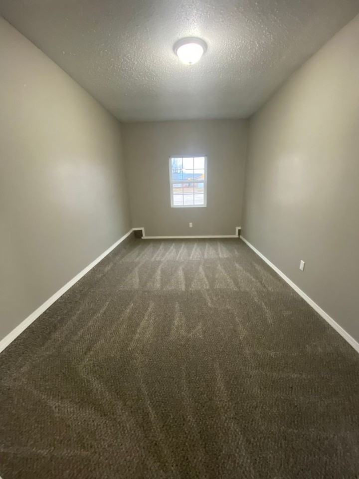 904 Craig Dr - Photo 3 of 13