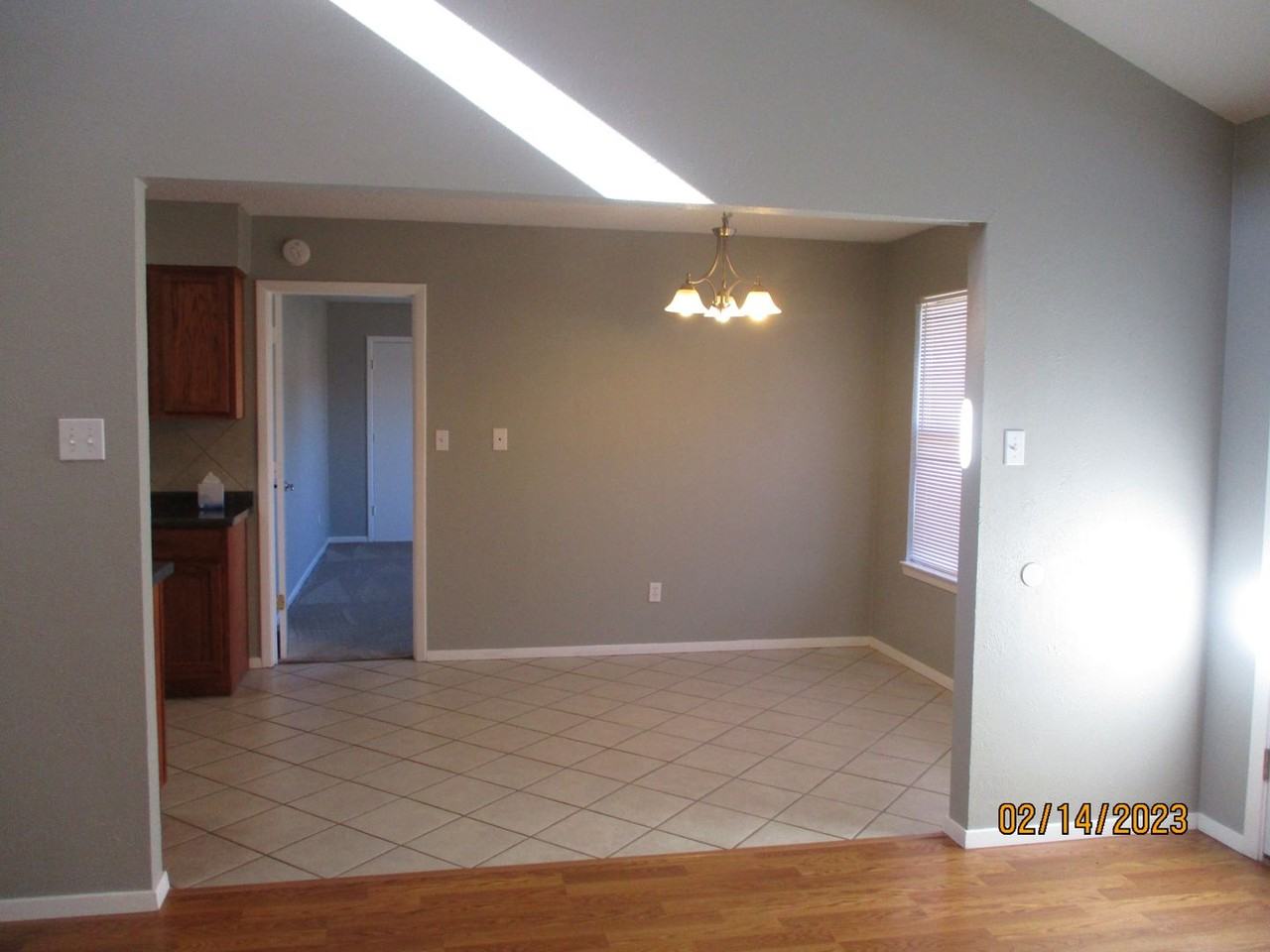 3700 Dauphine Ct - Photo 6 of 28