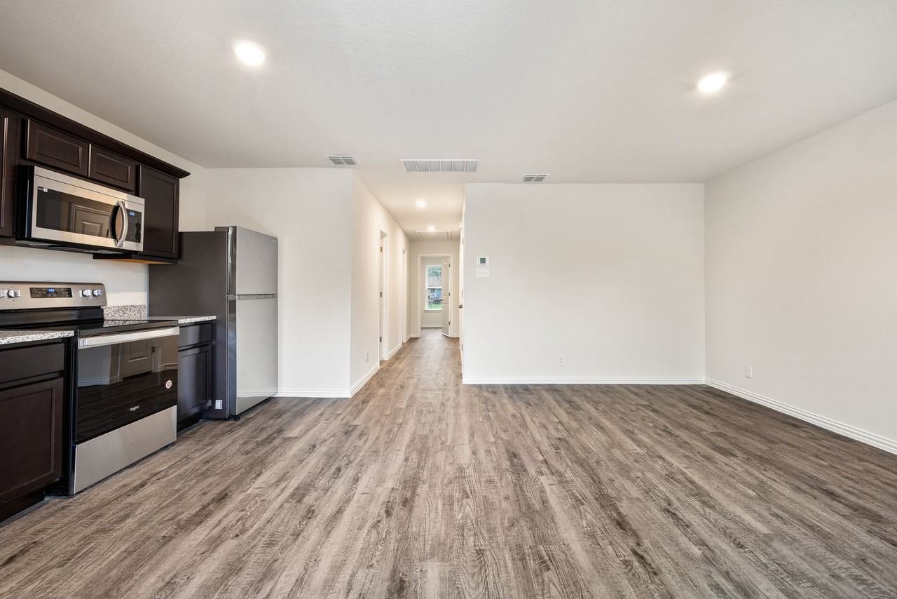 1143 Magnolia #A - Photo 5 of 19