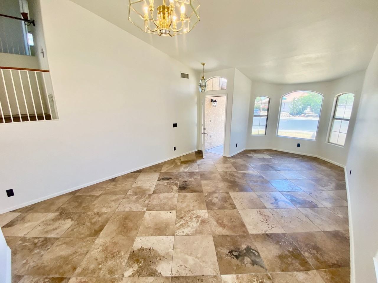 12637 W Cambridge Ave - Photo 3 of 35