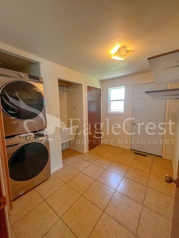 1130 Se Colonial Dr - Photo 6 of 27