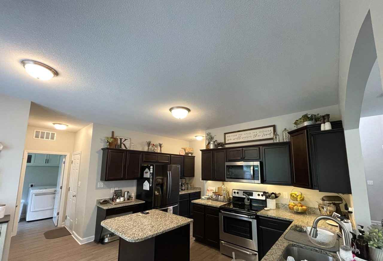 211 Seneca Ct - Photo 7 of 19