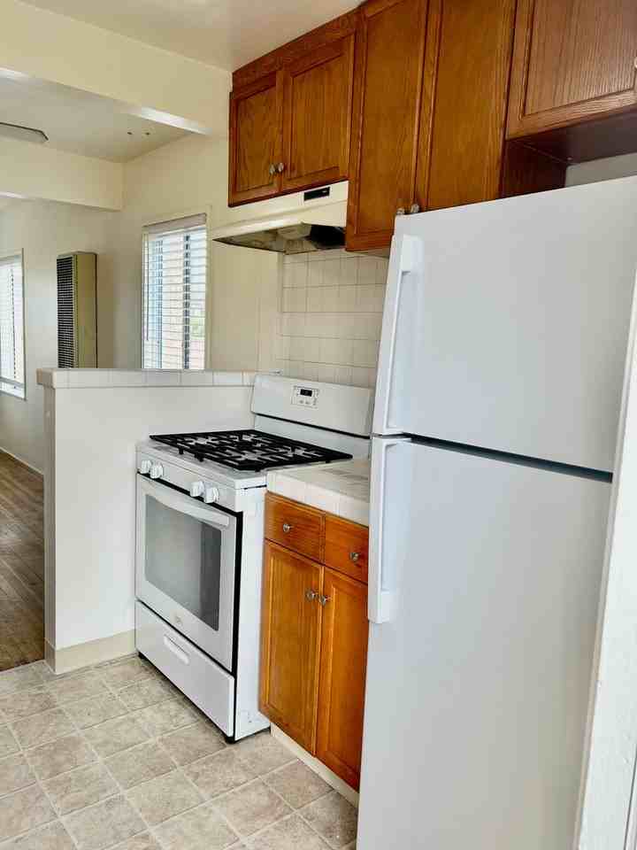 3130 Nimitz Blvd - Photo 3 of 16