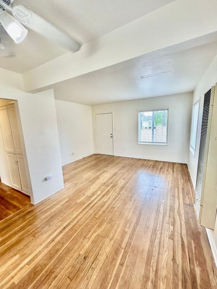 3130 Nimitz Blvd - Photo 6 of 16