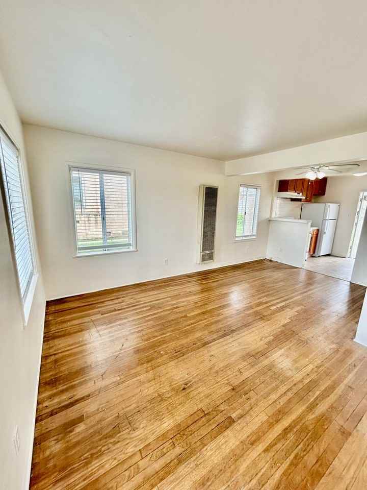 3130 Nimitz Blvd - Photo 7 of 16