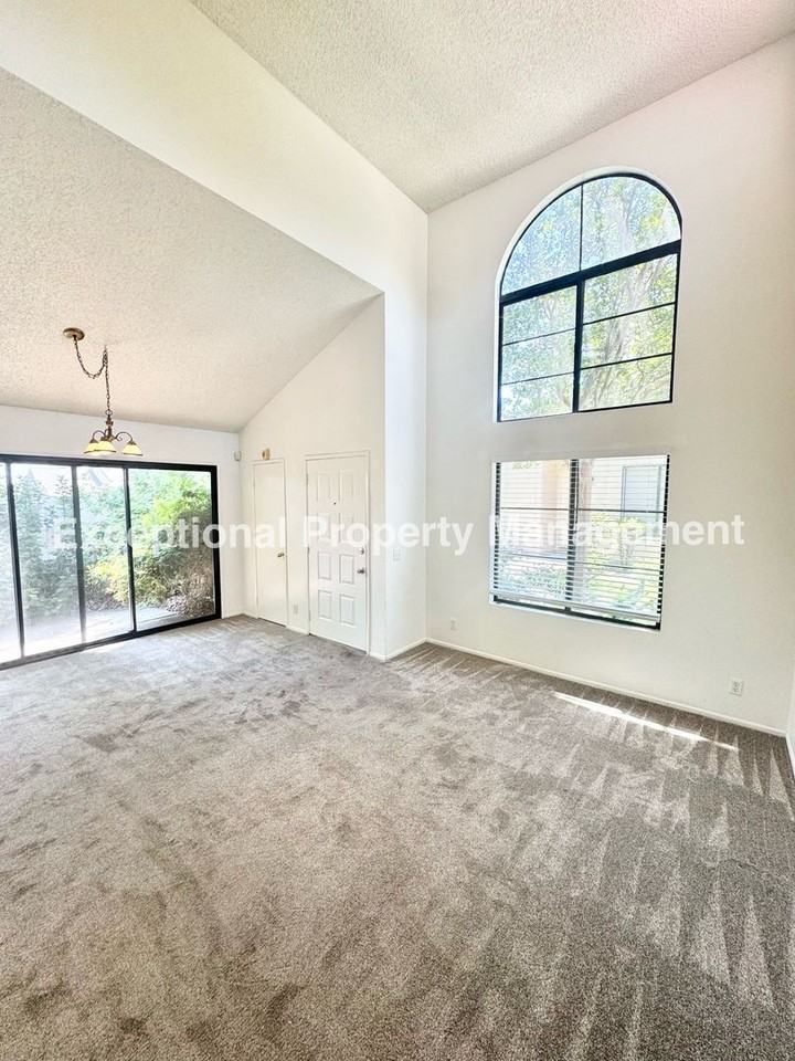 8577 Salina St - Photo 3 of 11