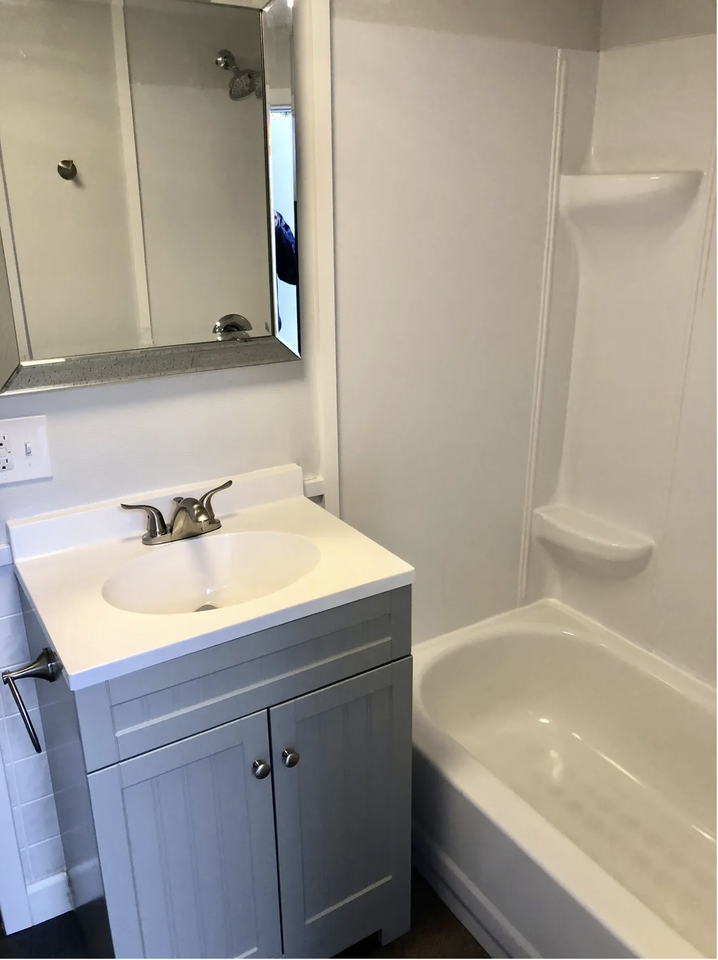 1853 183rd St - Photo 5 of 8