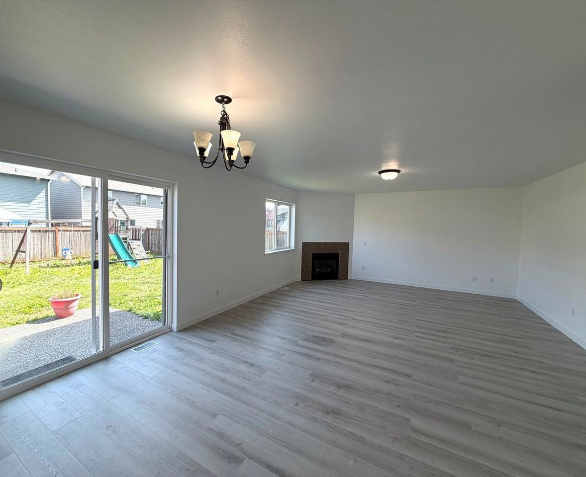 5831 122nd Pl Ne - Photo 6 of 20