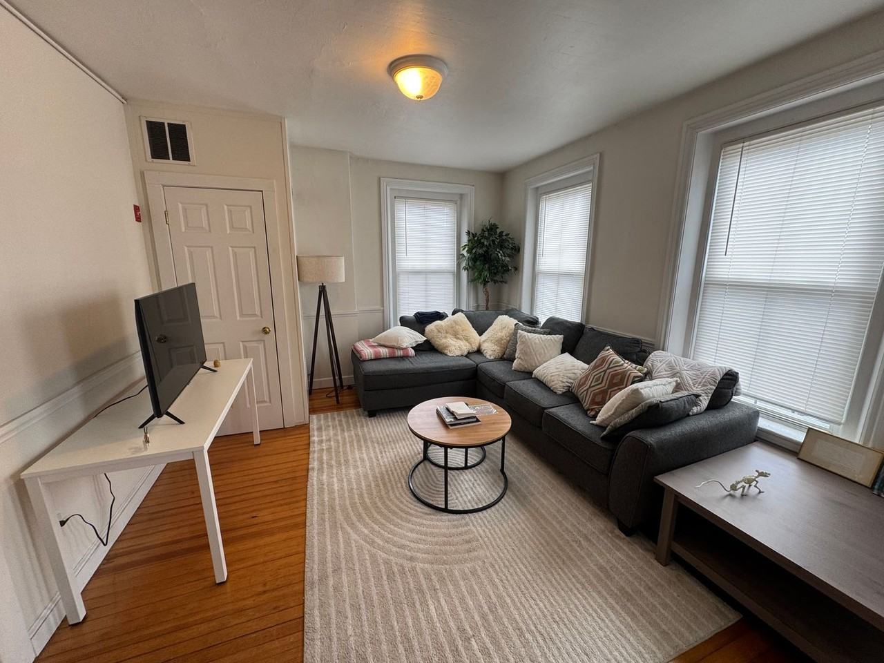 22 Market St #3 - Photo 3 of 15