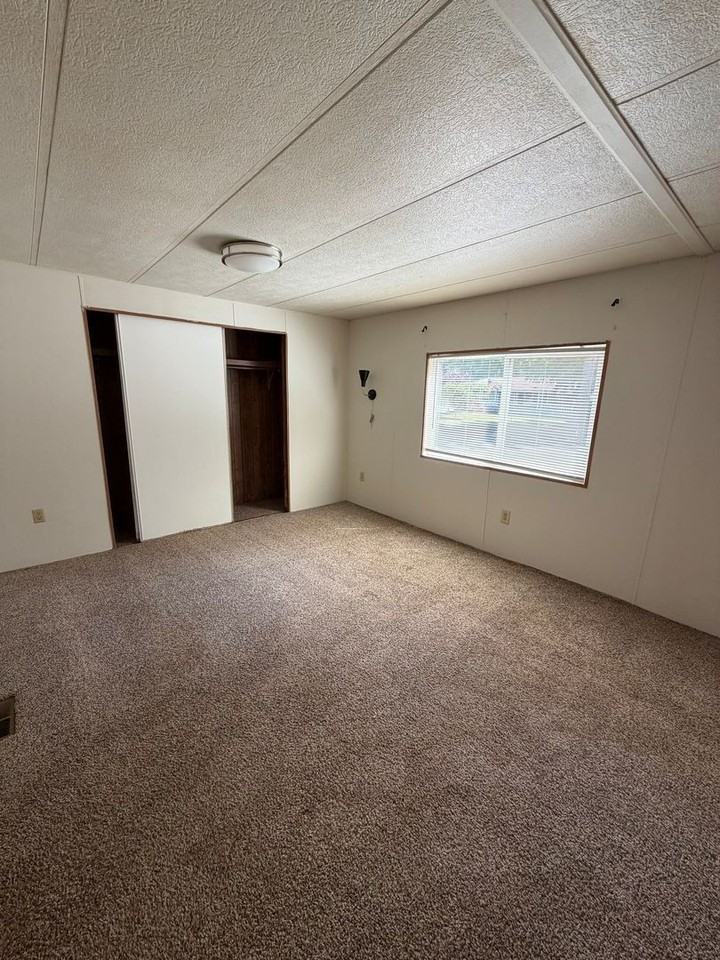 3528 181st Pl Ne - Photo 6 of 17