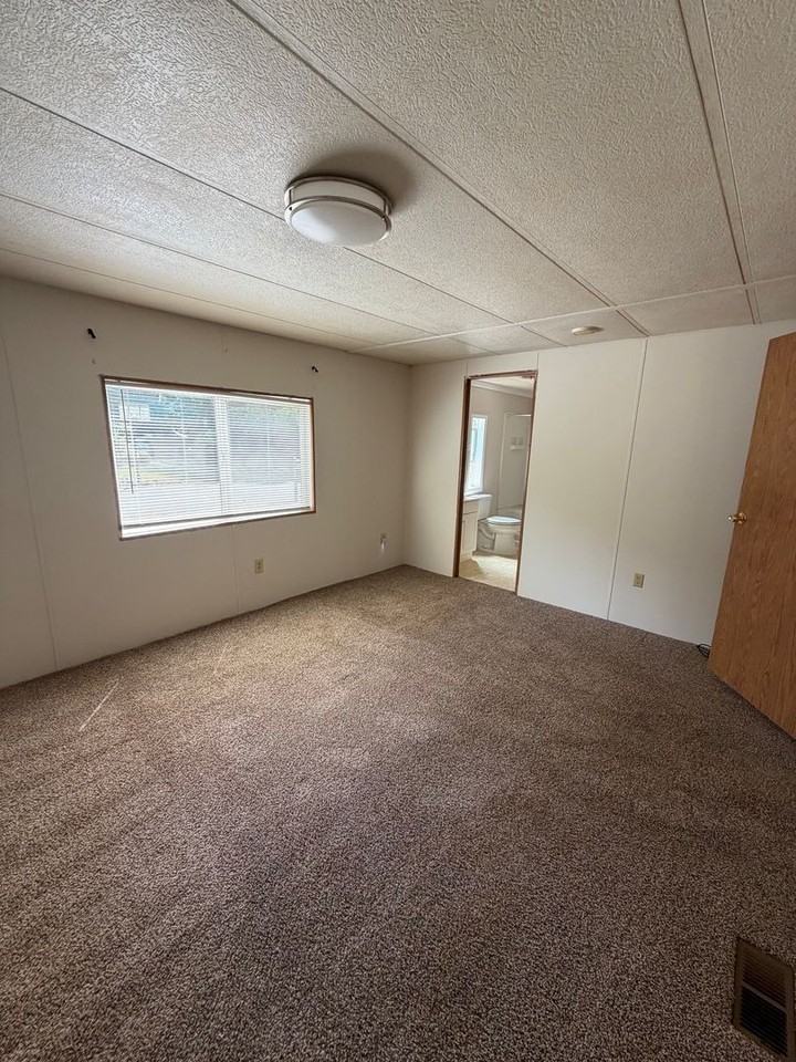 3528 181st Pl Ne - Photo 7 of 17