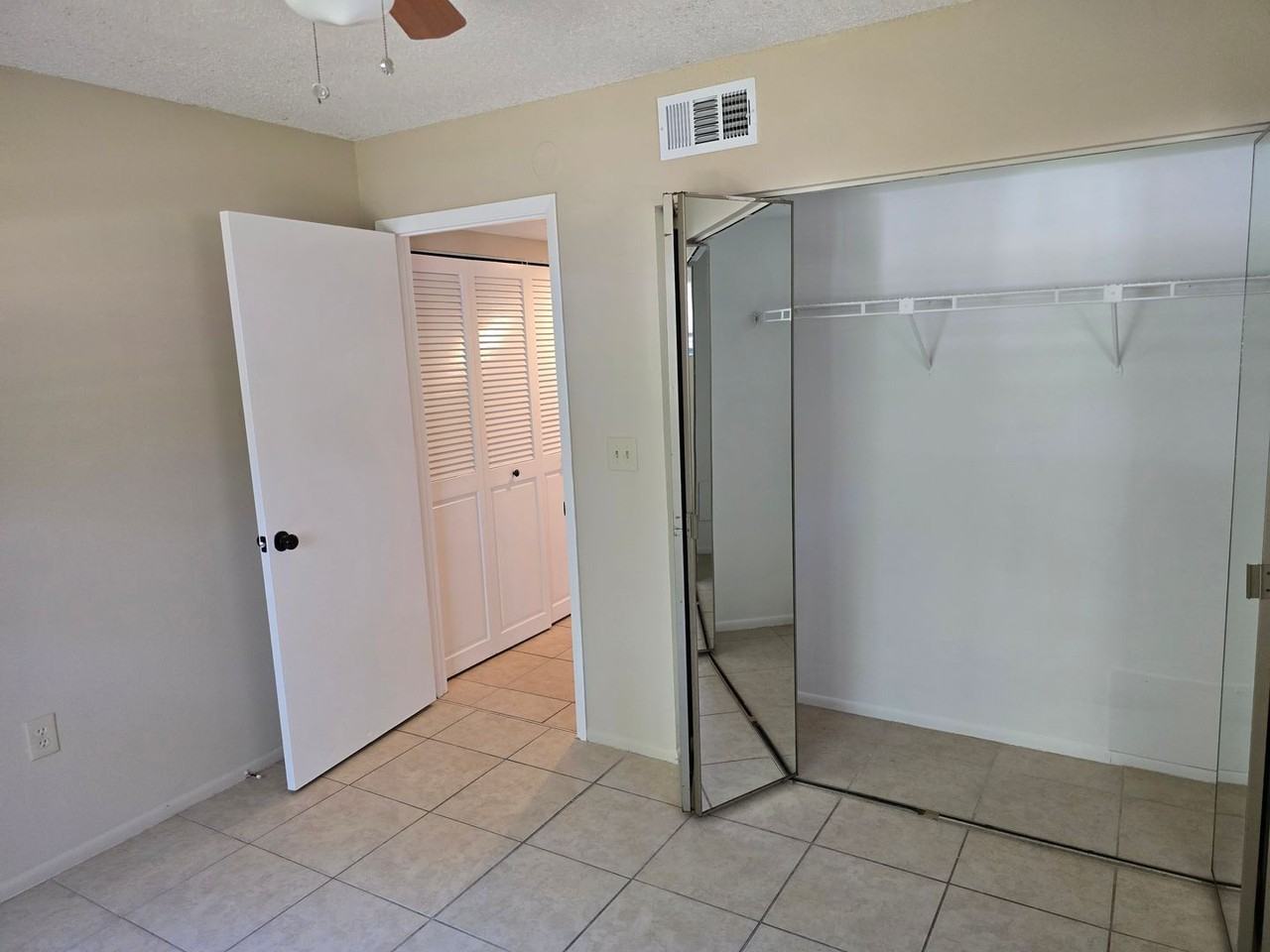 827 Mecca Dr - Photo 5 of 15