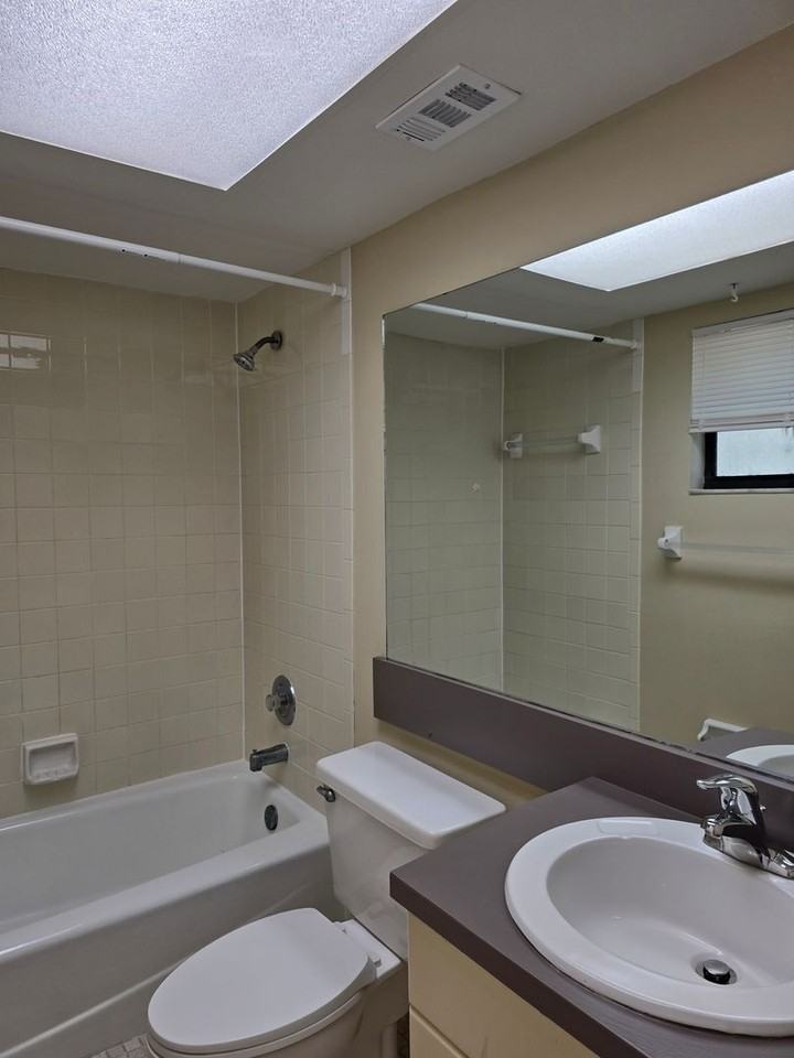 841 Mecca Dr - Photo 2 of 13