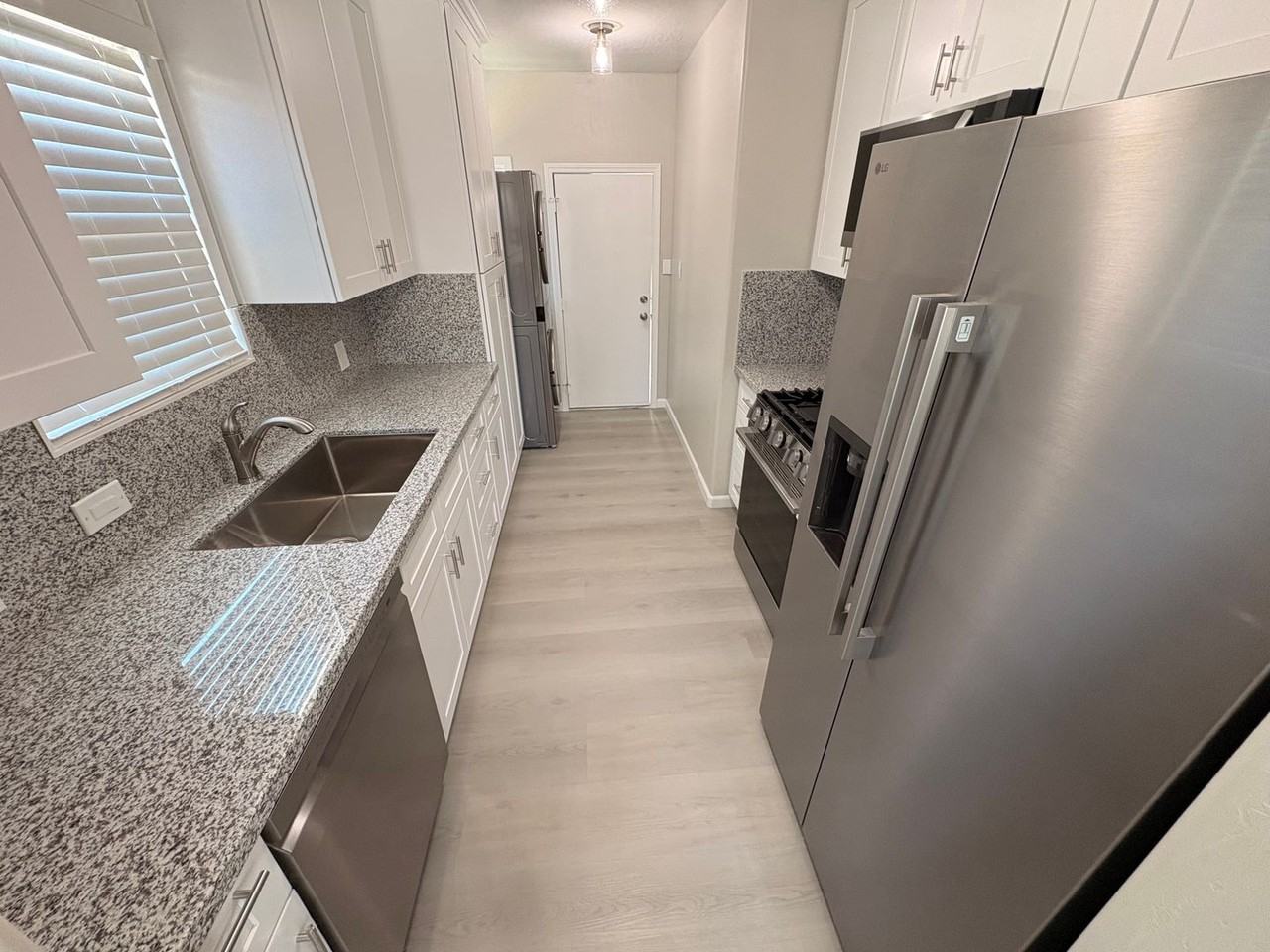 1029 N Highland St - Photo 6 of 10