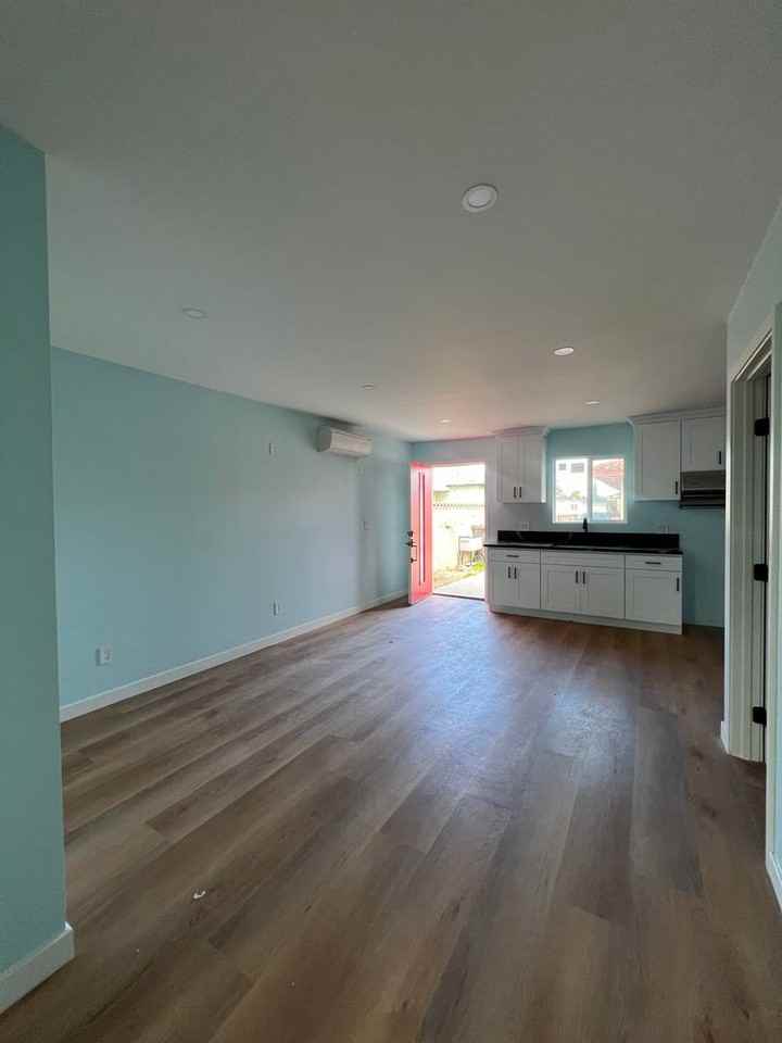 1688 E Plymouth St - Photo 3 of 10