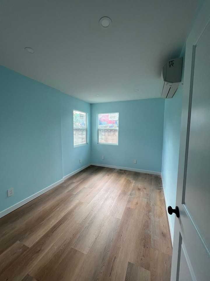 1688 E Plymouth St - Photo 4 of 10
