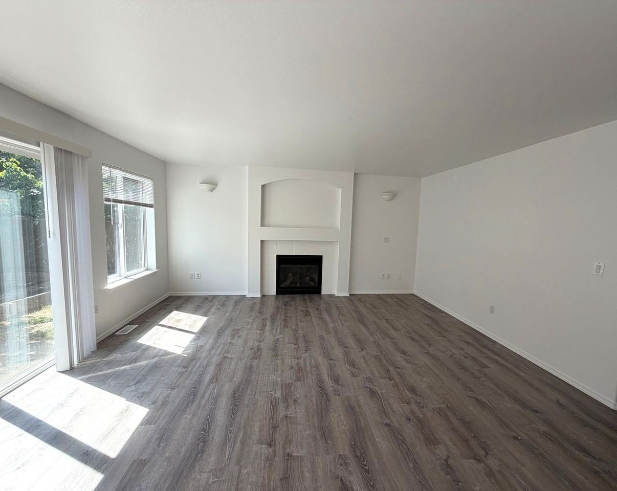 19117 46th Ave Ne - Photo 7 of 19